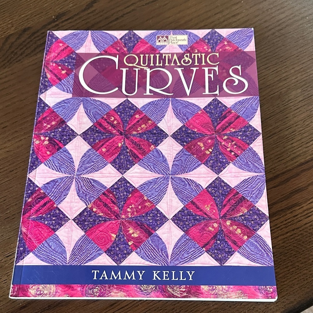 Amazon Quiltastic Curves Book - Purple and Pink